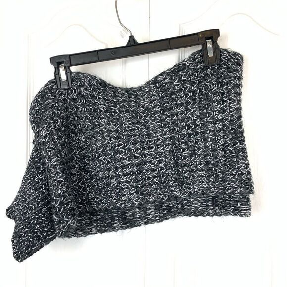 Victoria’s Secret Scarf  - Picture 1 of 3